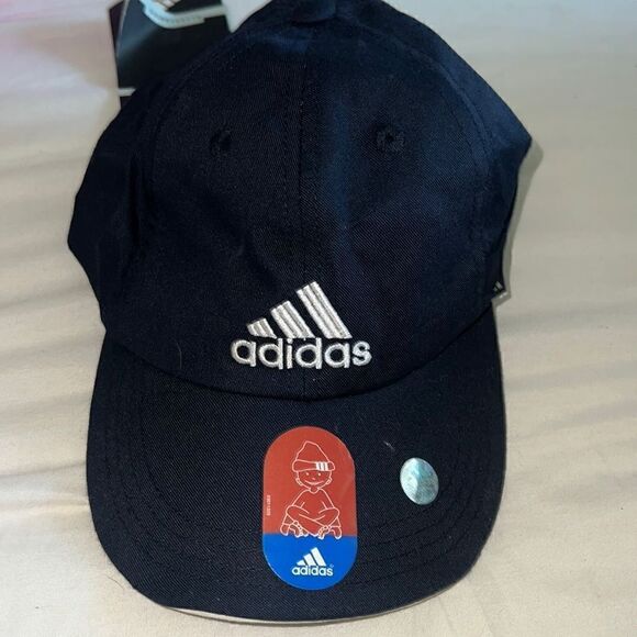 Adidas Navy Juniors Hat - Kids - Brand New - Navy & White Logo Adidas Cap - Picture 1 of 4